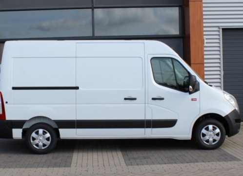 Inchiriere auto utilitara Renault Master